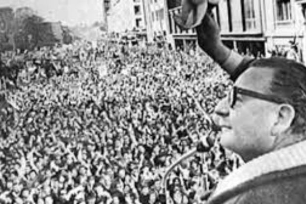 Salvador Allende el 4 de septiembre de 1970, tras imponerse en las elecciones presidenciales chilenas.