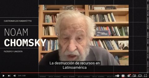 Cuestionar los fundamentos con Noam Chomsky